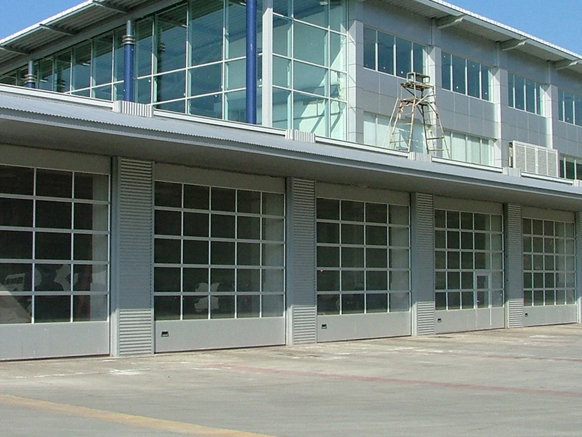 Tam Görüşlü Alüminyum Seksiyonel Kapı